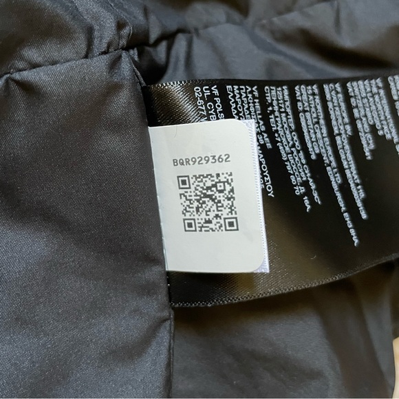 The North Face Women’s Everyday Insulated Black Vest - Picture 8 of 11